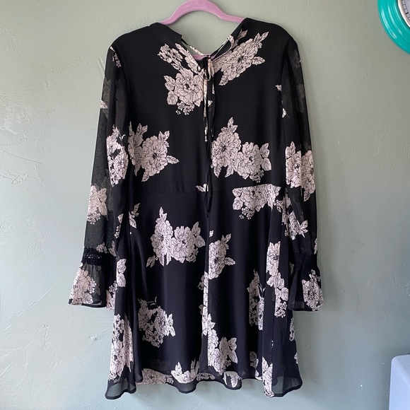 Xhilaration dress, size XL, black with white floral print - Picture 6 of 13